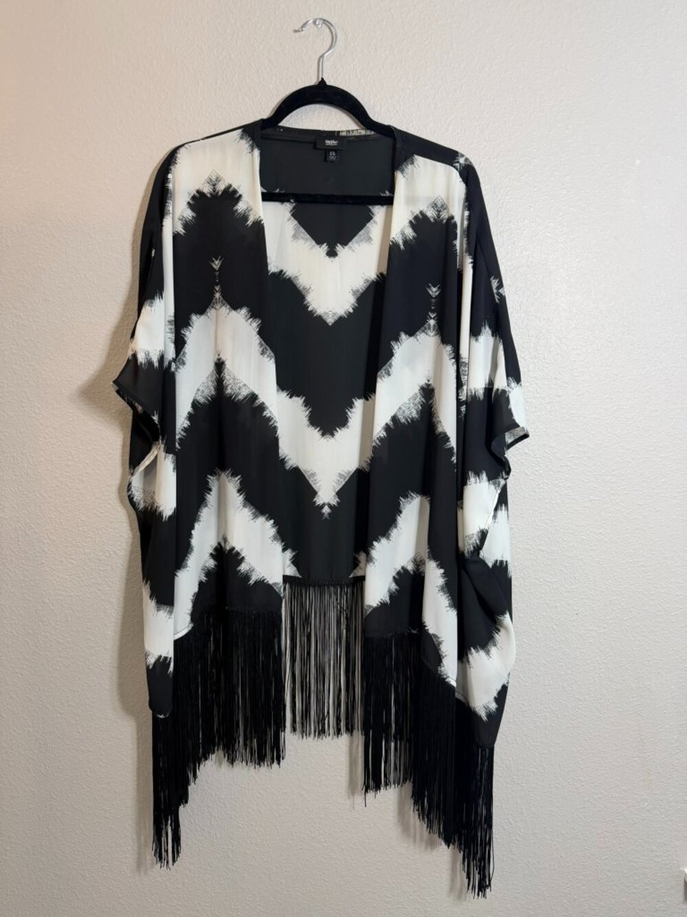 Mossimo Black & White Chevron Ikat Fringe Kimono Cardigan 🖤🤍
